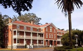 Inn At The Presidio